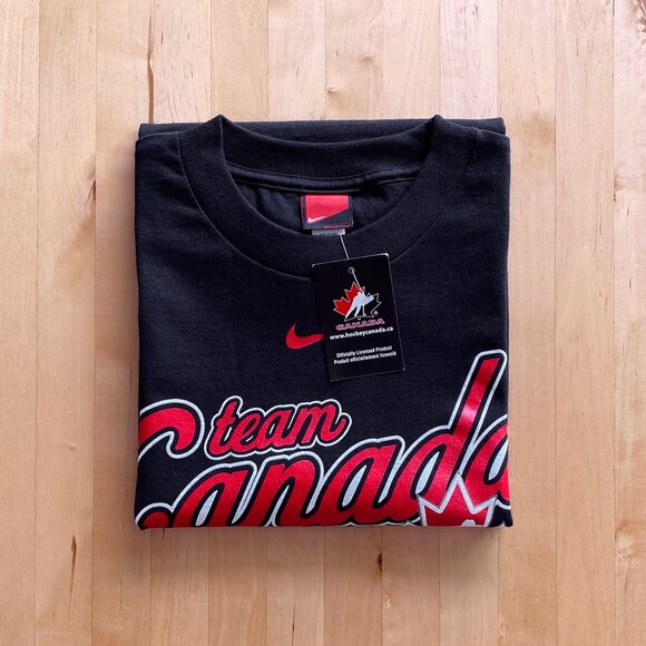 New Nike Team Canada Hockey T-Shirt Boys Large / 14-16Y - Picture 3 of 3